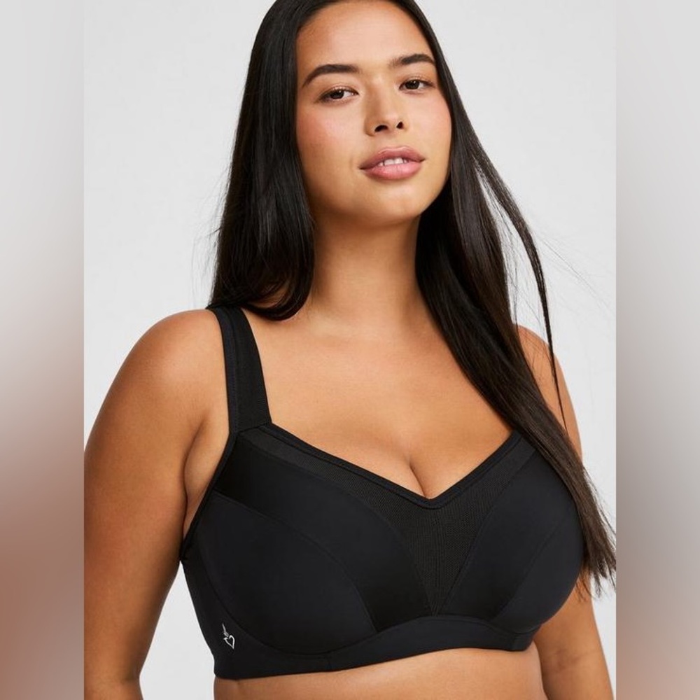 Torrid Active Black Mid Impact Underwire Convertible Sports Bra 46DDD